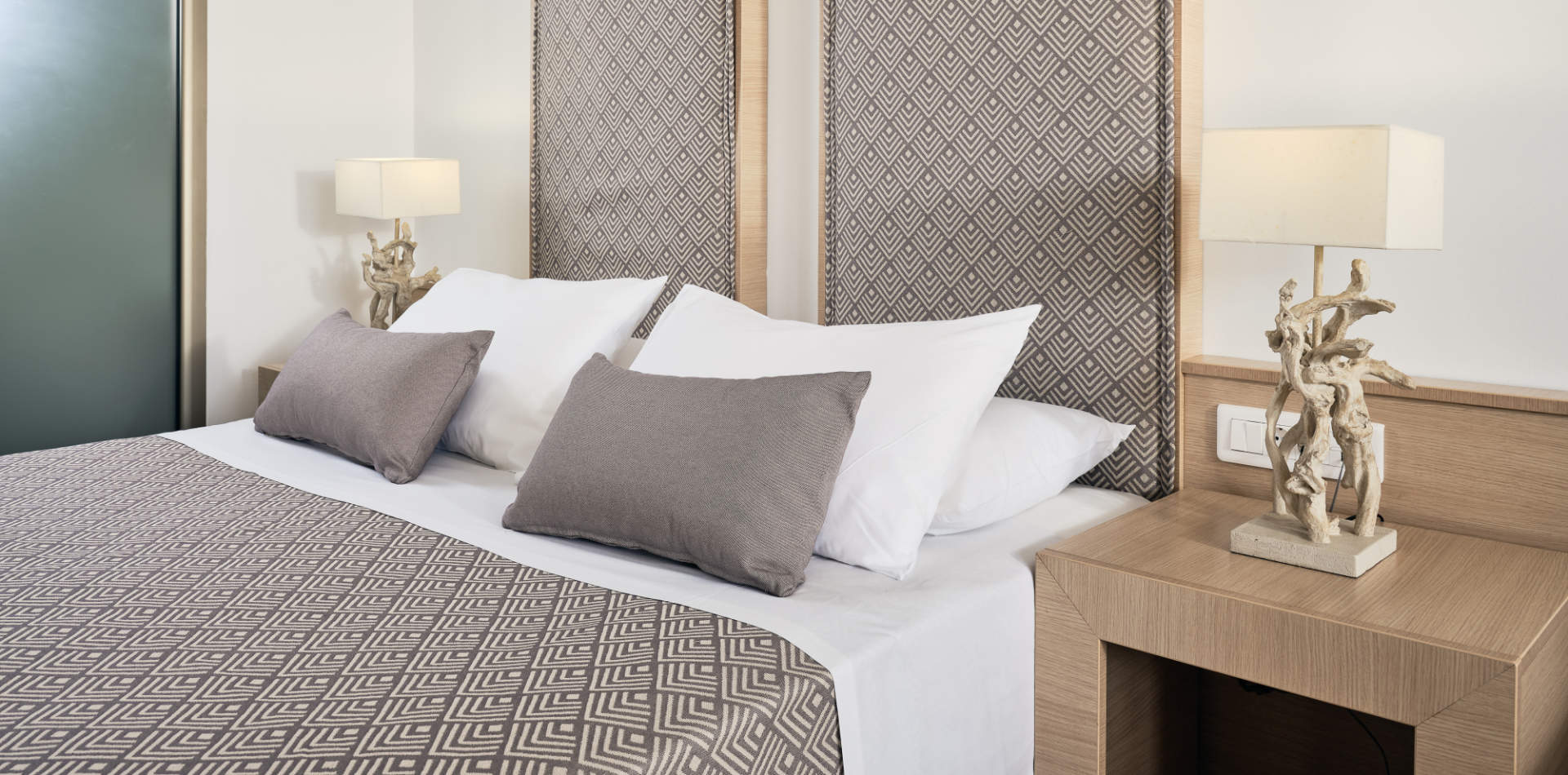 Park Hotel Zante Cover